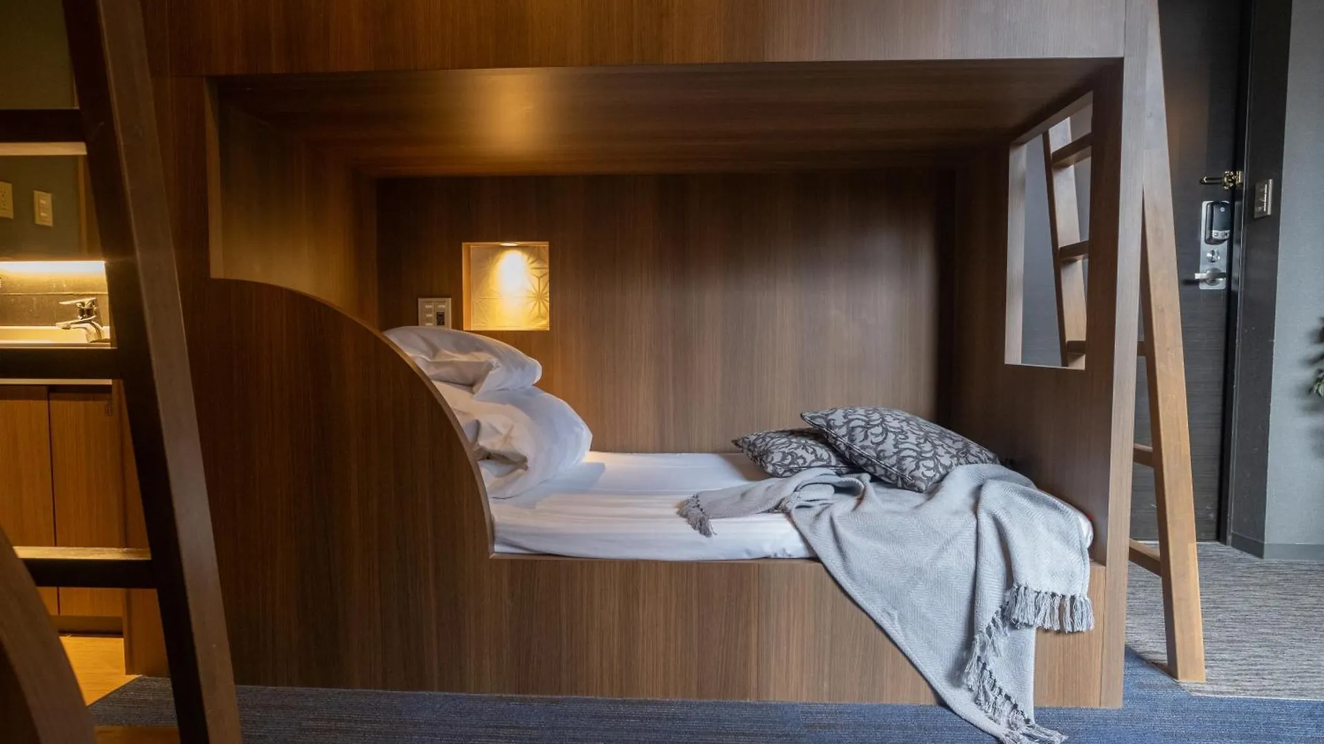 Aparthotel Ori Rokkaku Kioto 3*,  Japón